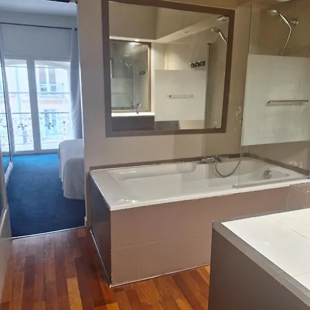 Appartement Triplex, Parc Monceau *